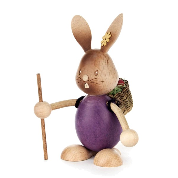 Hase Stupsi Wanderer mit Korb - Holzfigur - Osterdekoration