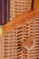 Vorschau: Strandkorb für Hunde, rot gestreift, mit schwenkbarem Hundenapf Vorschau: Strandkorb für Hunde, rot gestreift, mit schwenkbarem Hundenapf