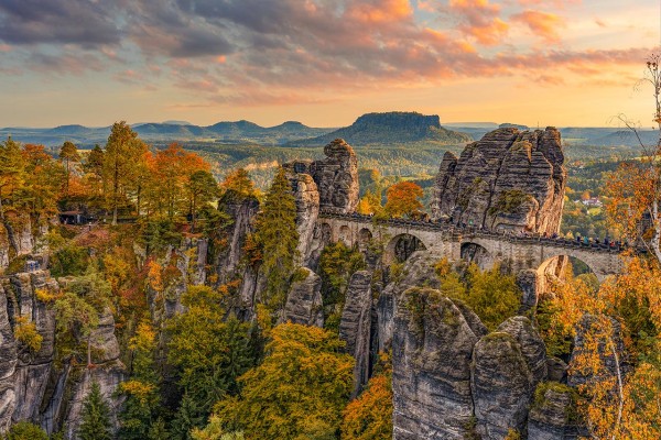 Wandbild Sächsische Schweiz - Die Bastei im Herbst (Motiv DMSZ14)