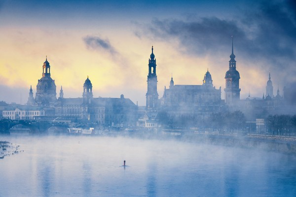Wandbild Dresden - Die Dresdner Altstadt an einem kühlen Herbstmorgen (Motiv 00918)