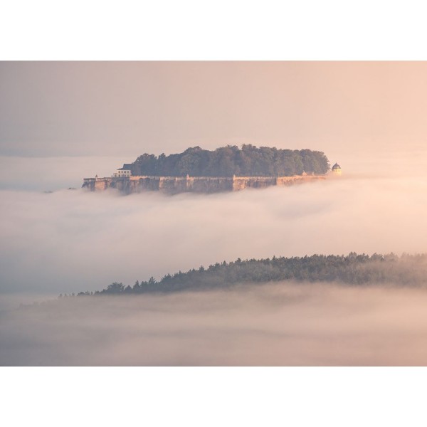 Wandbild Sächsische Schweiz - Die Festung Königstein im Nebel gehüllt (Motiv LV05)