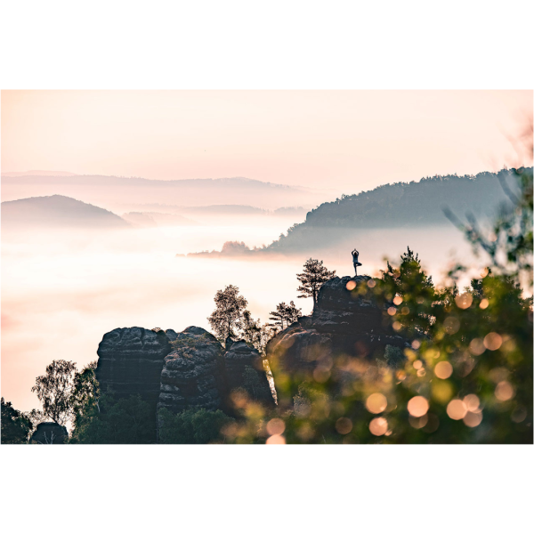 Wandbild Sächsische Schweiz - Morgen-Yoga auf dem Fels (Motiv LV26)