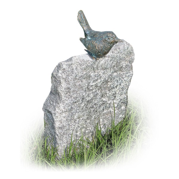 Gartenskulptur Vogel auf Granitsäule